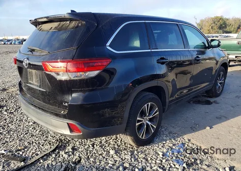 2018 Toyota Highlander Le Plus from USA, damaged, VIN 5TDZZRFH4JS287162